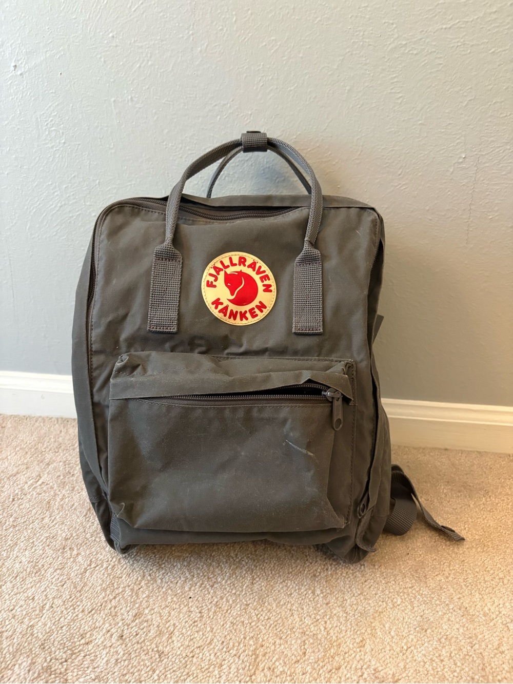 Fjallraven Kånken Backpack in Grey with Red Logo